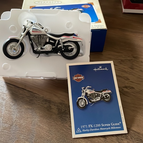 Hallmark Christmas Ornament Harley Davidson 1971 FX-1200 Super Glide 2002 4th - Picture 6 of 9